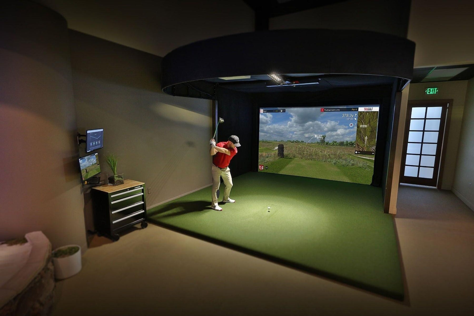 5 Golf Swing Mistakes and How a Golf Simulator Can Help Fix Them - Simply Golf Simulators