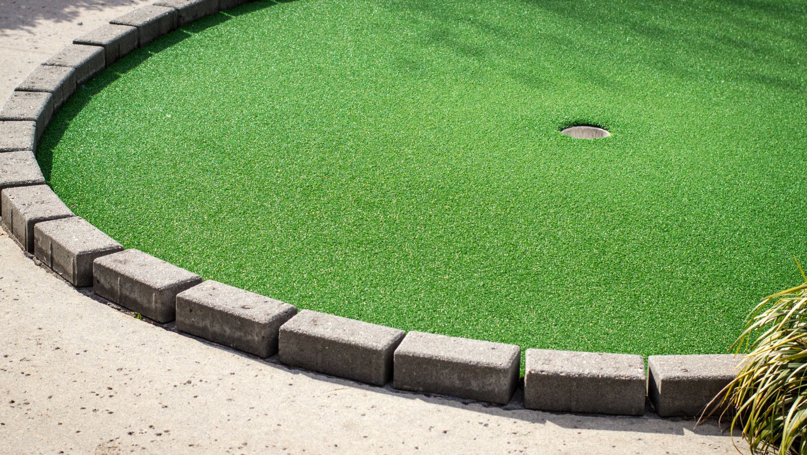 Home Putting Green Etiquette Guide