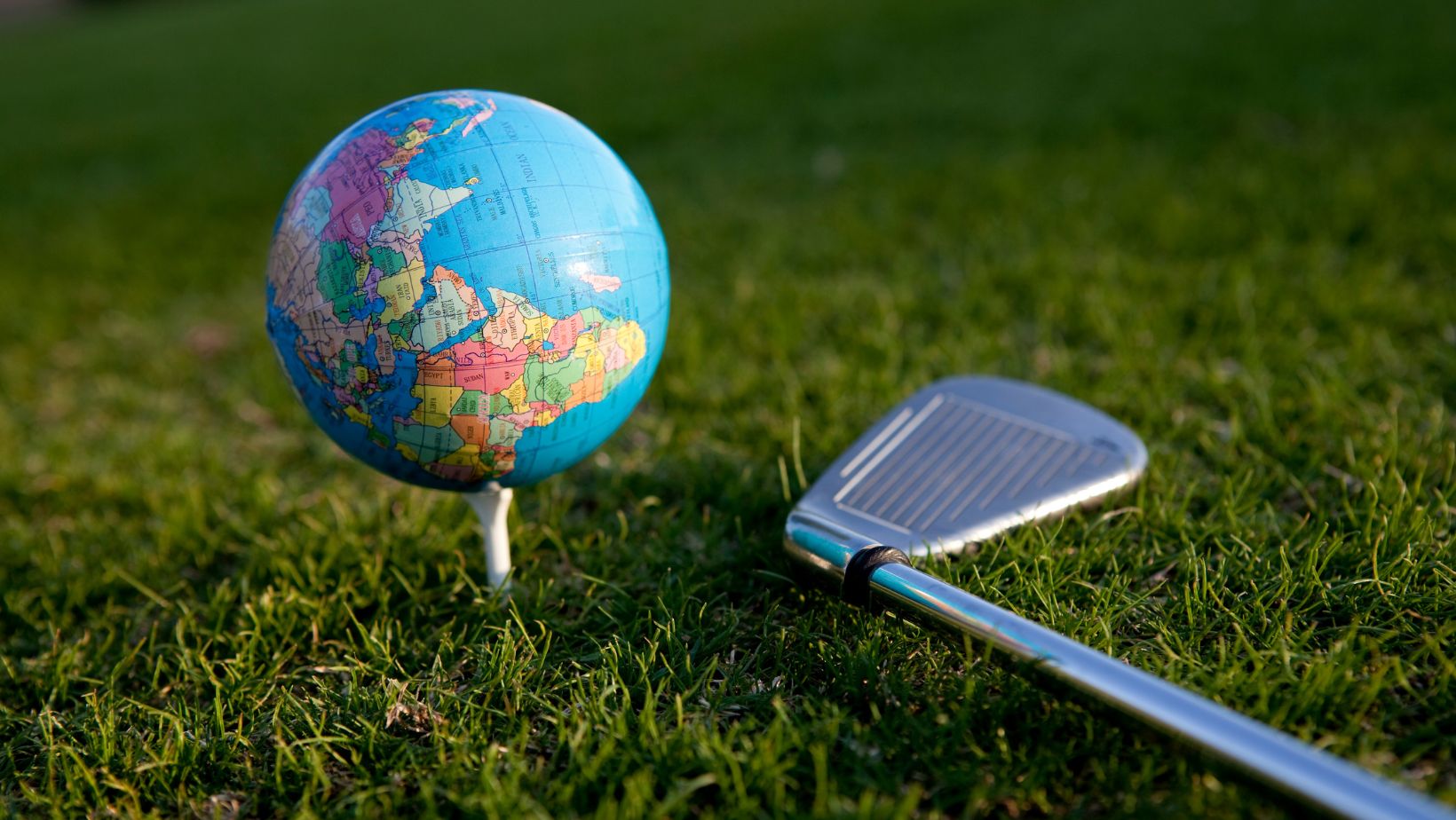 Winter Golf Travel: Tee Off Anywhere with Virtual Courses Around the World