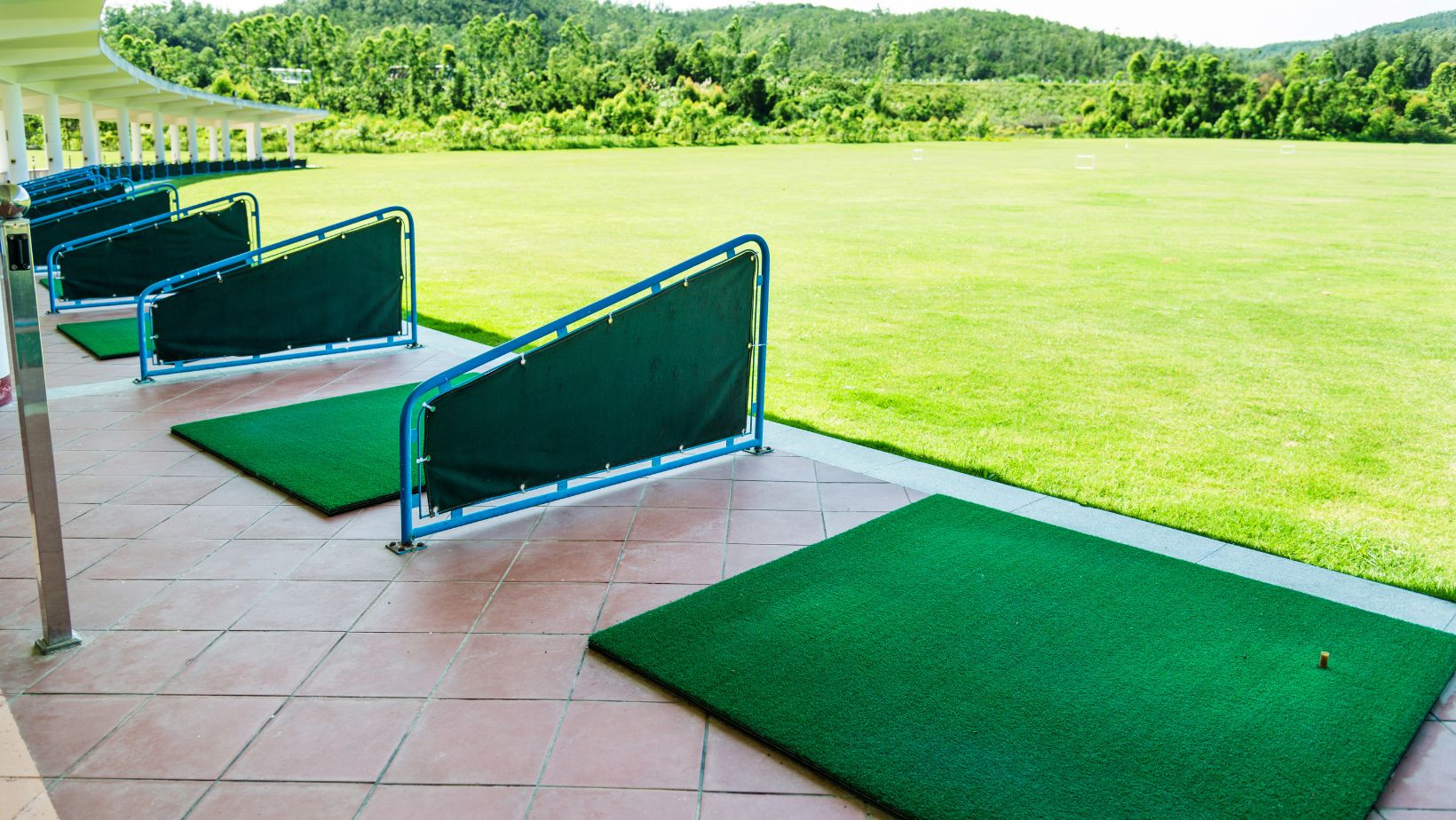 Choosing the Perfect Hitting Mat for Your Golf Simulator